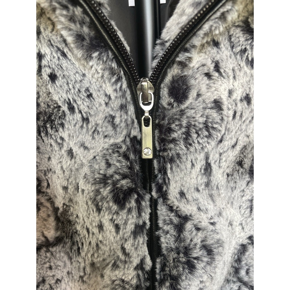 Alfred Dunner Womens 18W‎ Gray Faux Fur Zip Jacket Plush Soft Coat NWT Plus - Picture 2 of 6